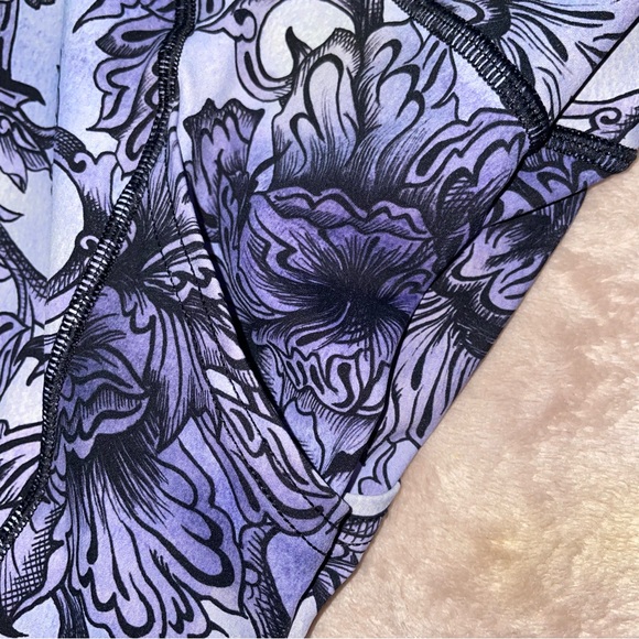 Lululemon floral crop leggings size 6 - Picture 7 of 14